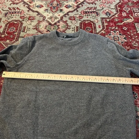 Simons gray sweater - Picture 6 of 8